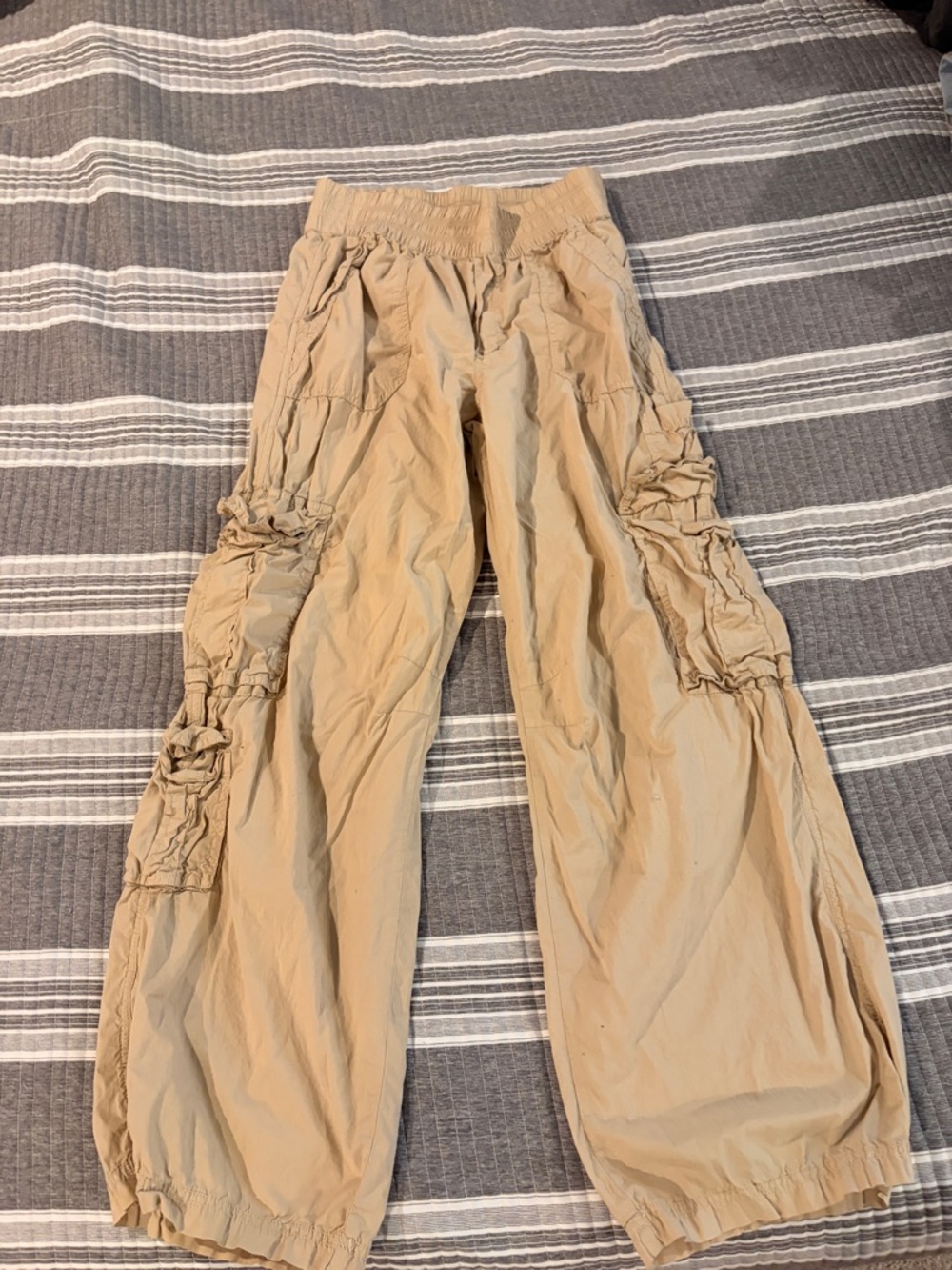 aerie Woman’s Size medium Cargo Pants
